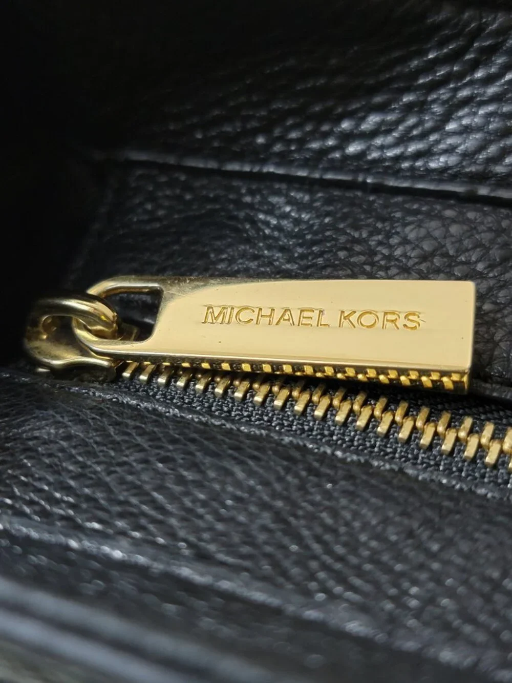 Michael Kors Bedford Large Black Pebbled Leather Hobo Shoulder Bag Gold Hardware